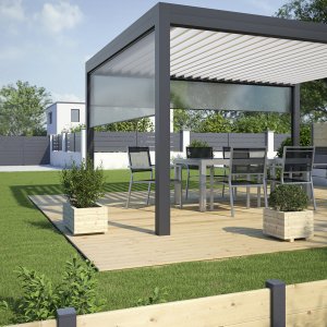 Exterior shot / Pergola