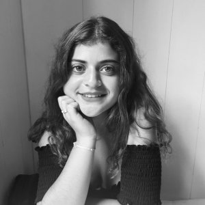 Laura L.