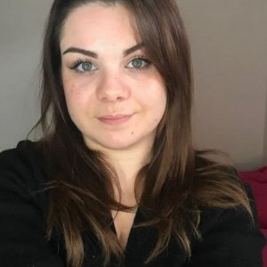 Eva L.