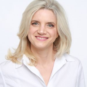 Anne R.