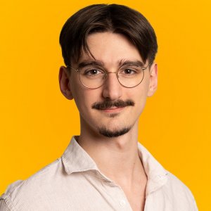 Nicolas D.