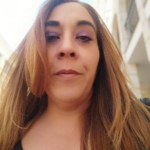 Yasmine R.
